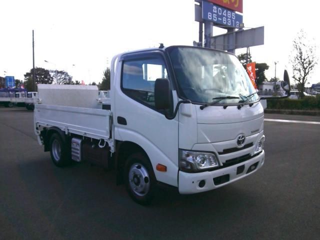 HINO DUTRO 2020