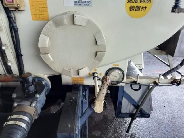 MITSUBISHI FUSOU FIGHTER 2010