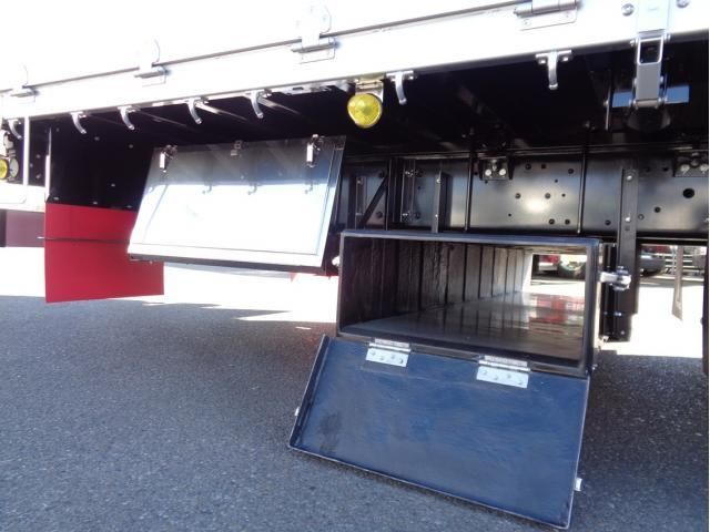 MITSUBISHI FUSOU SUPER GREAT 2025