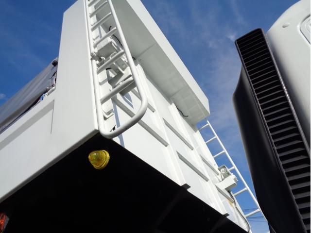 MITSUBISHI FUSOU SUPER GREAT 2023