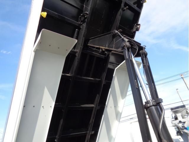 MITSUBISHI FUSOU SUPER GREAT 2023