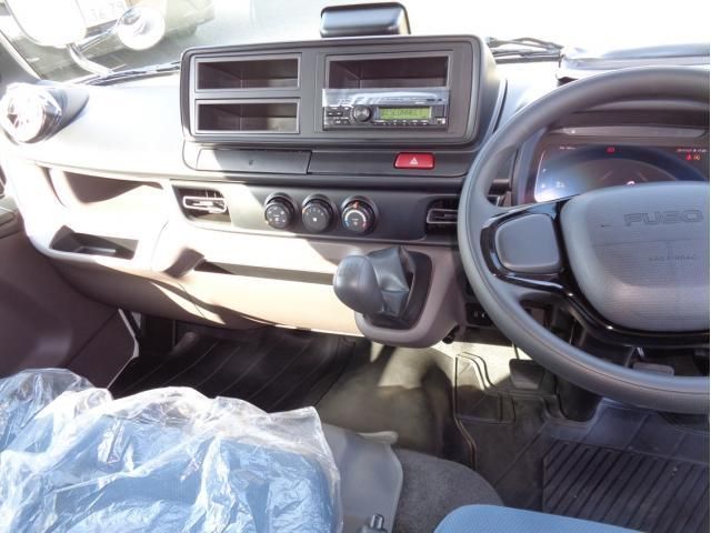 MITSUBISHI CANTER 2025