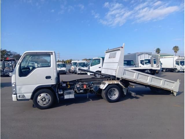 ISUZU ELF 2023