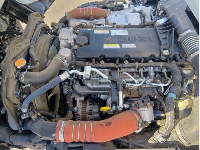 ISUZU ELF 2023