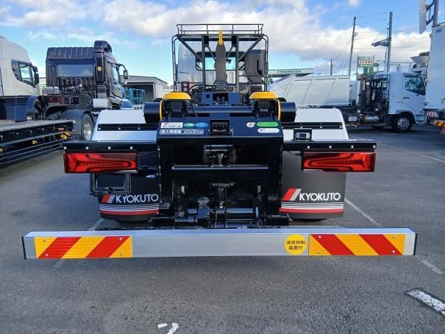 MITSUBISHI FUSOU SUPER GREAT 2025