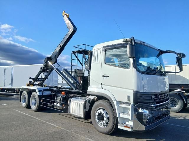 MITSUBISHI FUSOU SUPER GREAT 2025