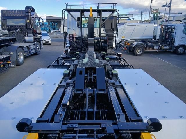 MITSUBISHI FUSOU SUPER GREAT 2025