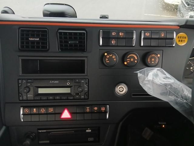 MITSUBISHI FUSOU SUPER GREAT 2025