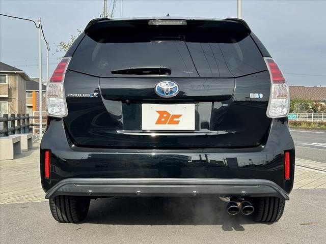 TOYOTA PRIUS Alpha 2017