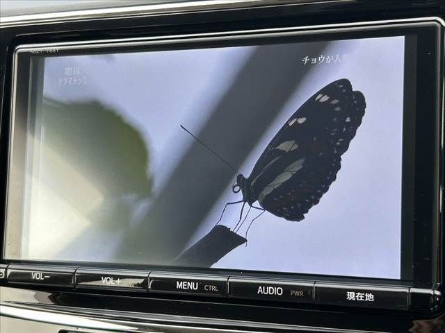 TOYOTA PRIUS Alpha 2017