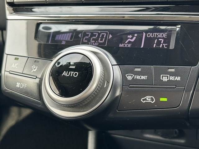 TOYOTA PRIUS Alpha 2017