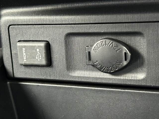 TOYOTA PRIUS Alpha 2017