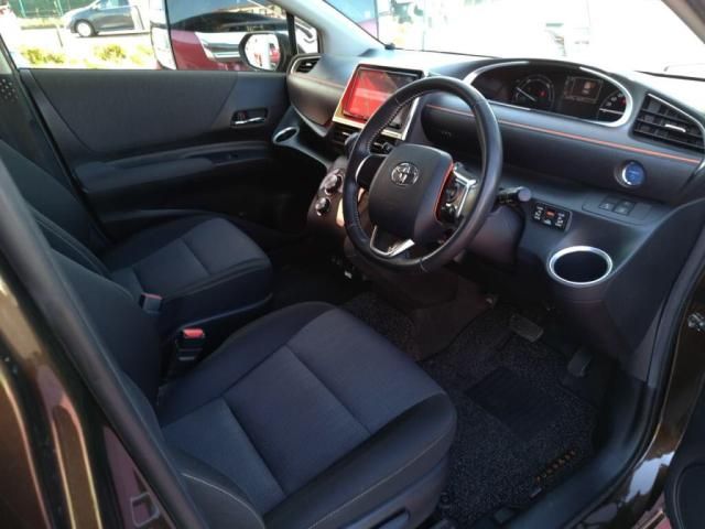 TOYOTA SIENTA HYBRID 2018