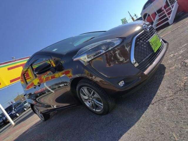 TOYOTA SIENTA HYBRID 2018