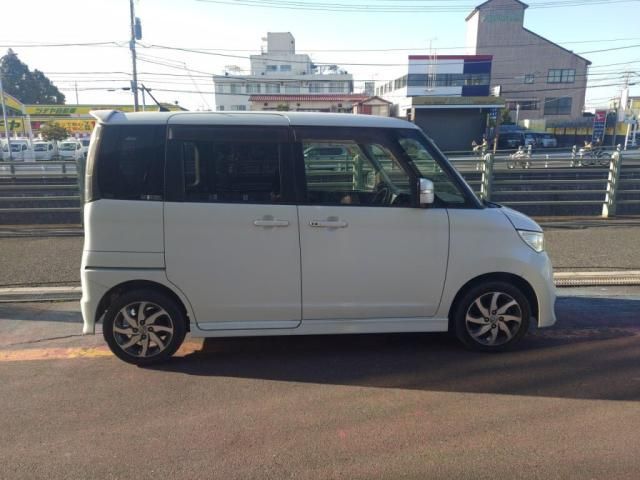 NISSAN ROOX 2010