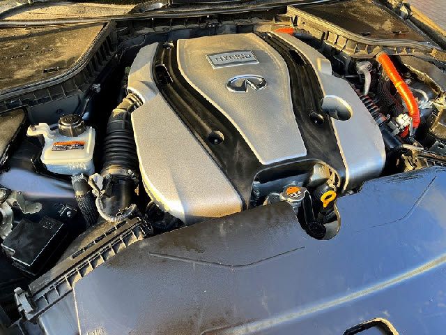 NISSAN SKYLINE HYBRID 2015