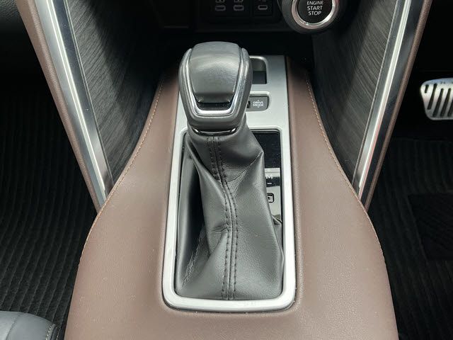 TOYOTA HARRIER 2WD 2022