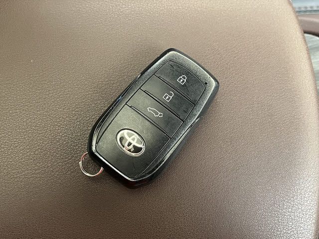 TOYOTA HARRIER 2WD 2022