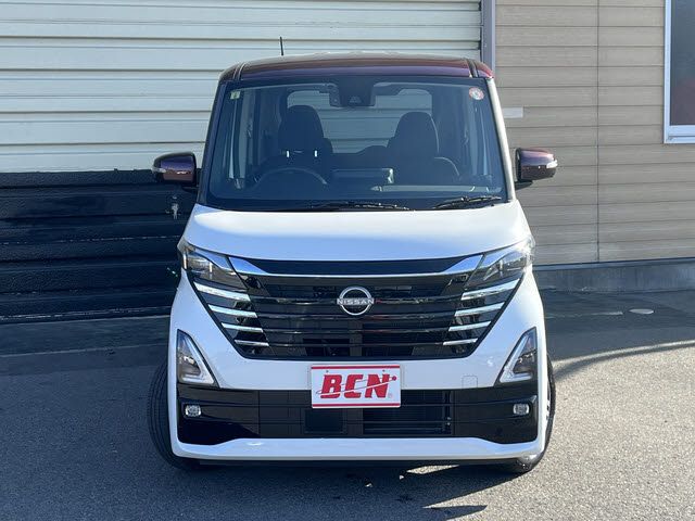 NISSAN ROOX 2023