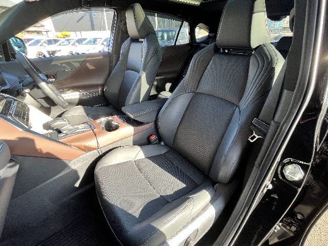 TOYOTA HARRIER HYBRID 2024