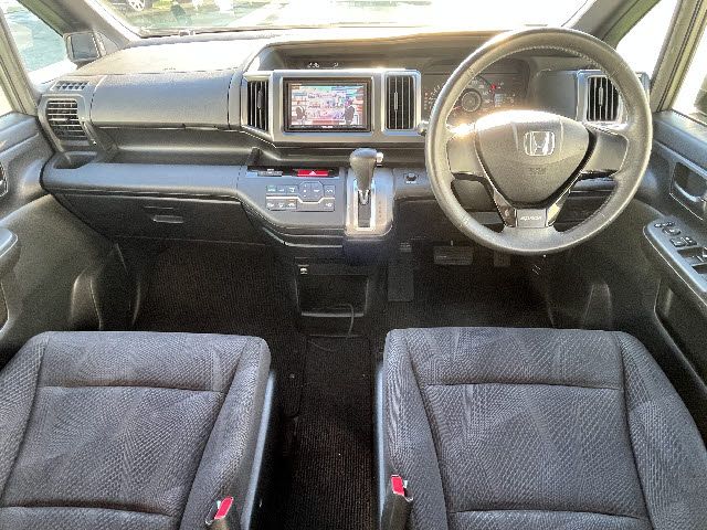HONDA STEPWAGON SPADA 2010