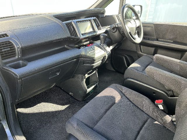 HONDA STEPWAGON SPADA 2010