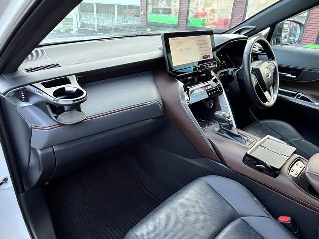 TOYOTA HARRIER HYBRID 2024