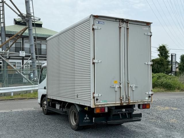 MITSUBISHI CANTER 2006