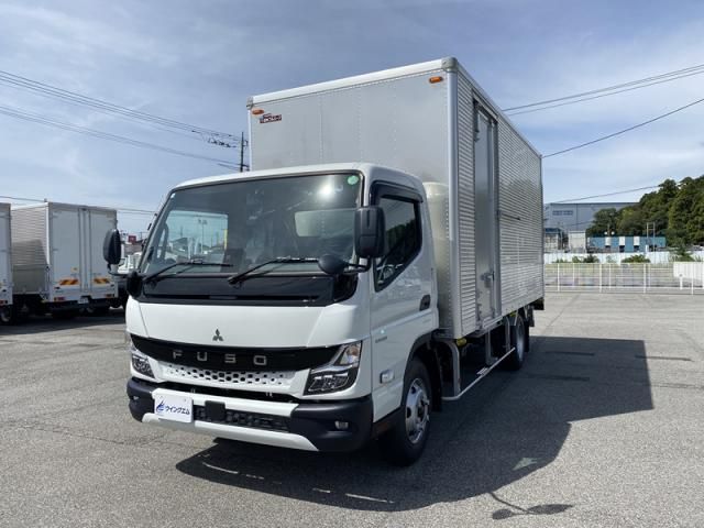 MITSUBISHI CANTER 2025