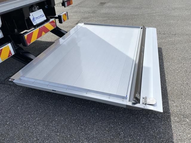 MITSUBISHI CANTER 2025