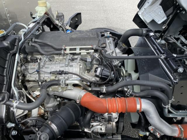 MITSUBISHI CANTER 2025