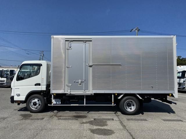 MITSUBISHI CANTER 2025