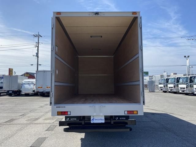 MITSUBISHI CANTER 2025