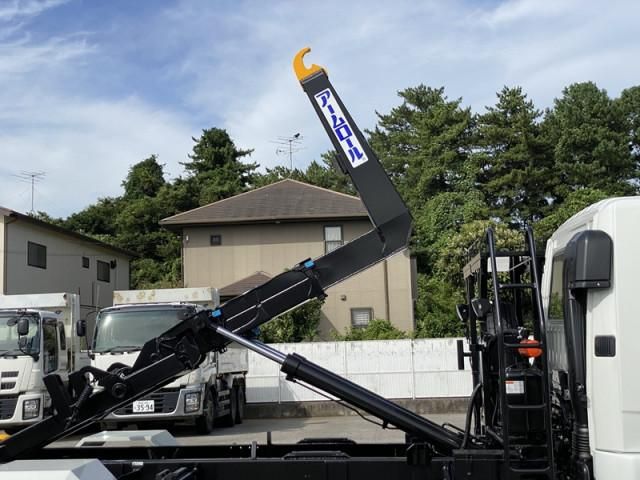 MITSUBISHI FUSOU FIGHTER 2025