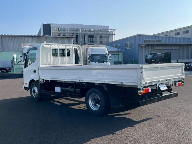 HINO DUTRO 2023