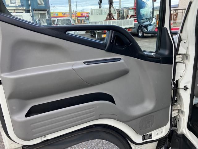 MITSUBISHI CANTER 2019