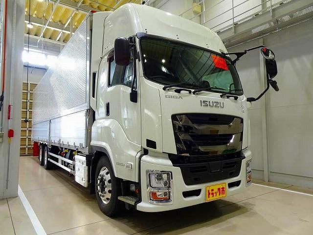 ISUZU GIGA 2024