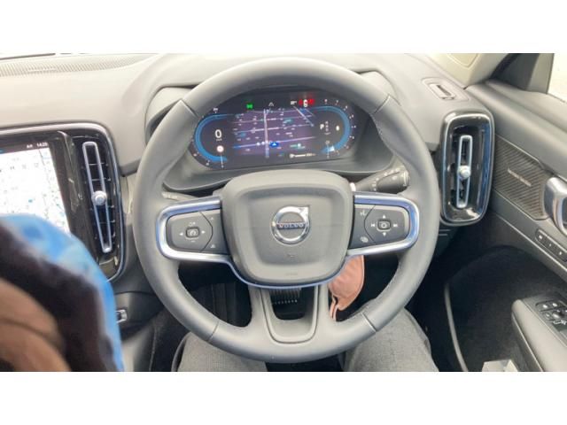 VOLVO VOLVO XC40 2023