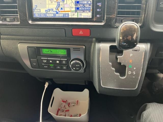 TOYOTA HIACE van 2WD 2022