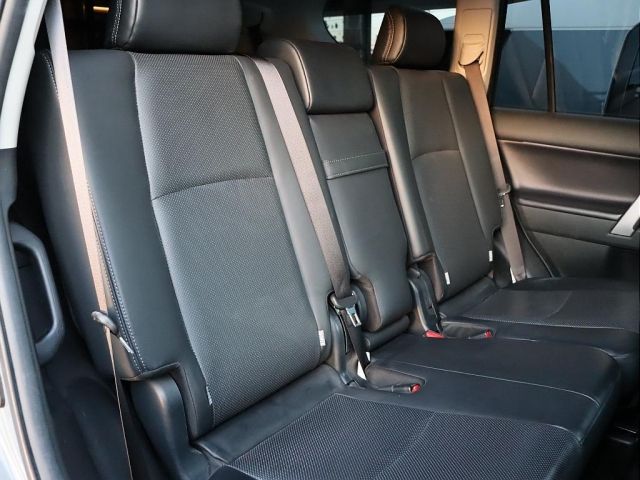 TOYOTA LANDCRUISER PRADO 2019