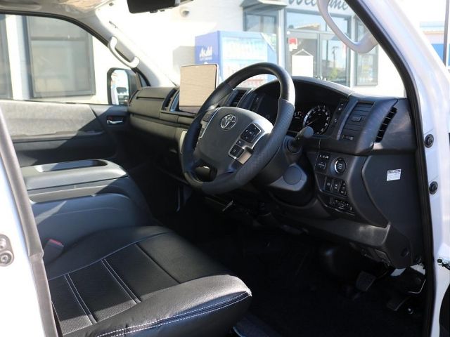 TOYOTA HIACE wagon 4WD 0