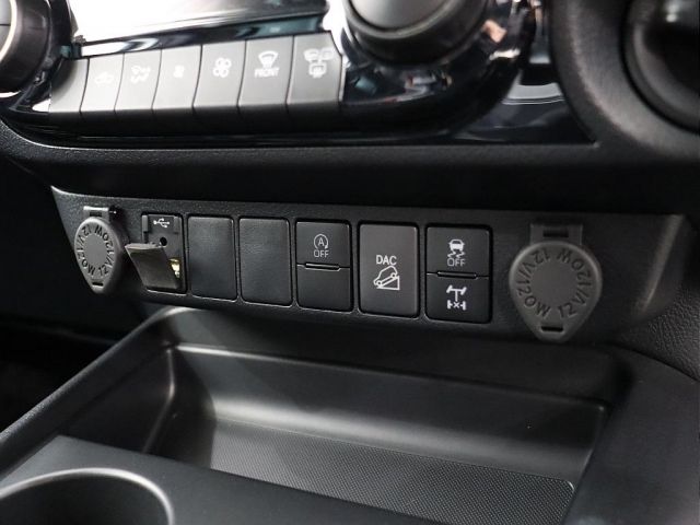 TOYOTA HILUX 4WD 2022