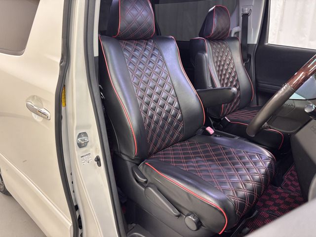 TOYOTA VELLFIRE 2011