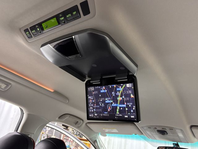 TOYOTA VELLFIRE 2011