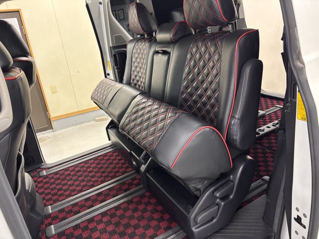 TOYOTA VELLFIRE 2011