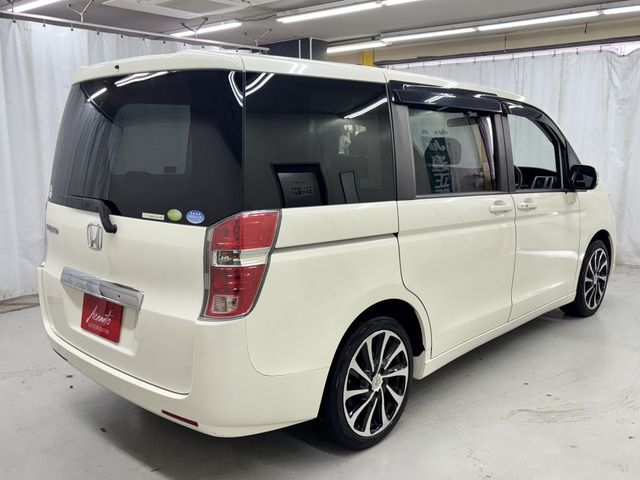 HONDA STEPWAGON 2010