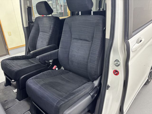 HONDA STEPWAGON 2010