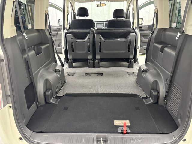 HONDA STEPWAGON 2010