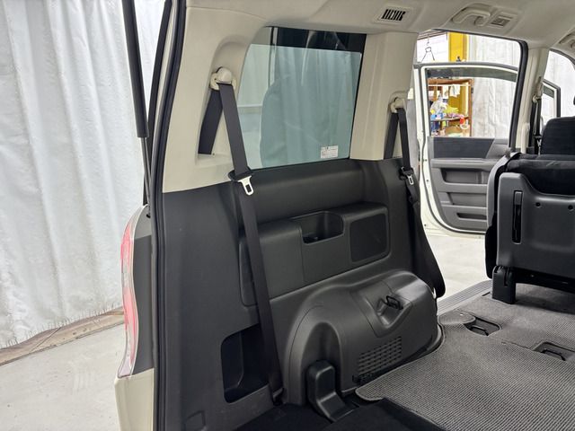 HONDA STEPWAGON 2010