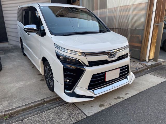 TOYOTA VOXY 2020